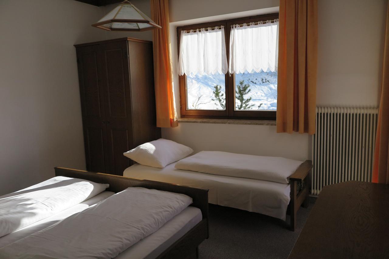 Appartement Haus Enzian à Sankt Johann im Pongau Chambre photo