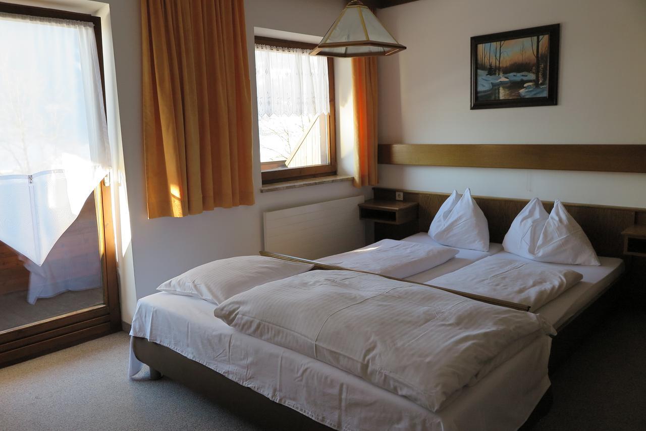 Appartement Haus Enzian à Sankt Johann im Pongau Chambre photo