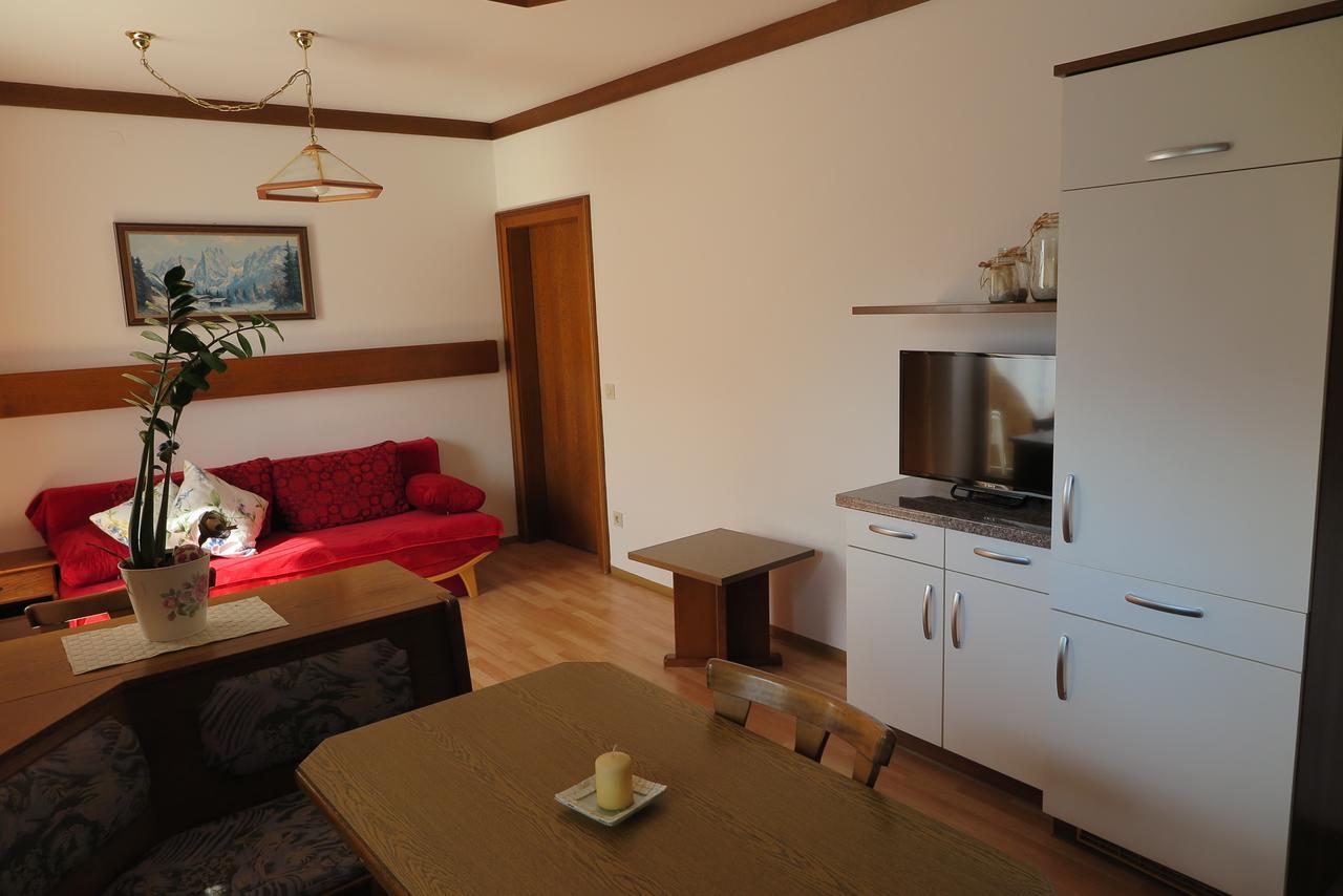 Appartement Haus Enzian à Sankt Johann im Pongau Extérieur photo